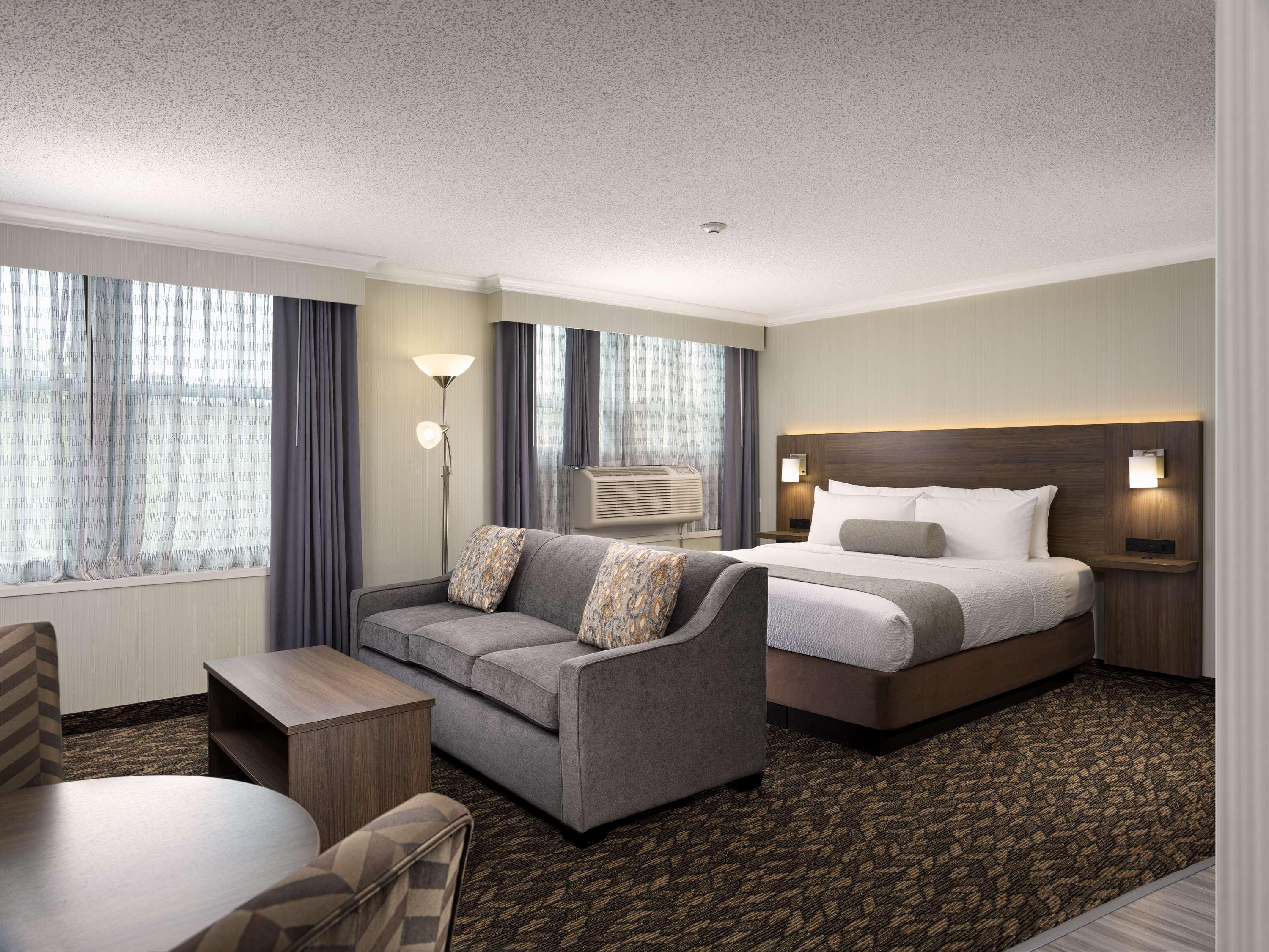 Best Western Plus Carlton Plaza Hotel Victoria Exteriör bild