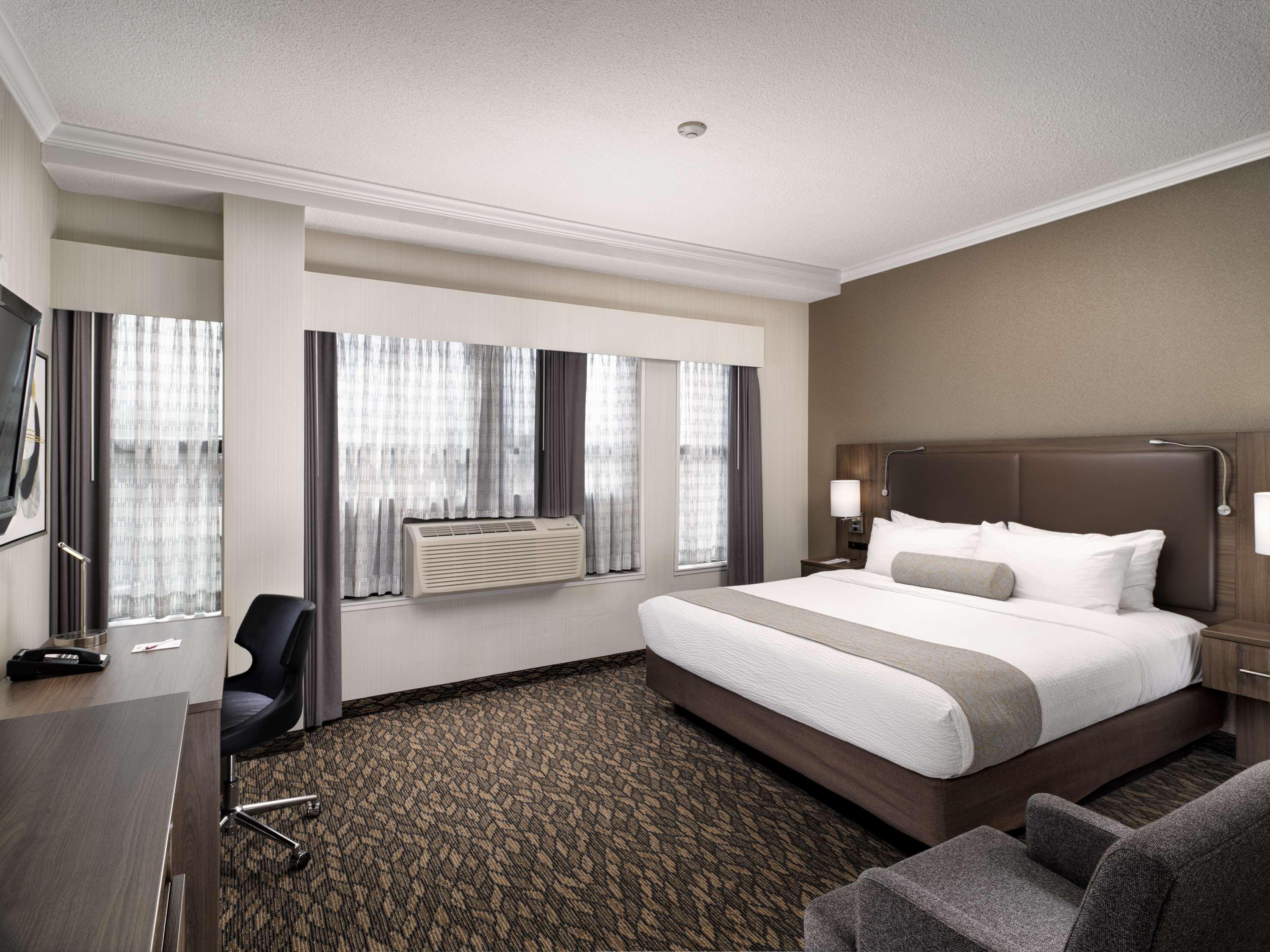 Best Western Plus Carlton Plaza Hotel Victoria Exteriör bild